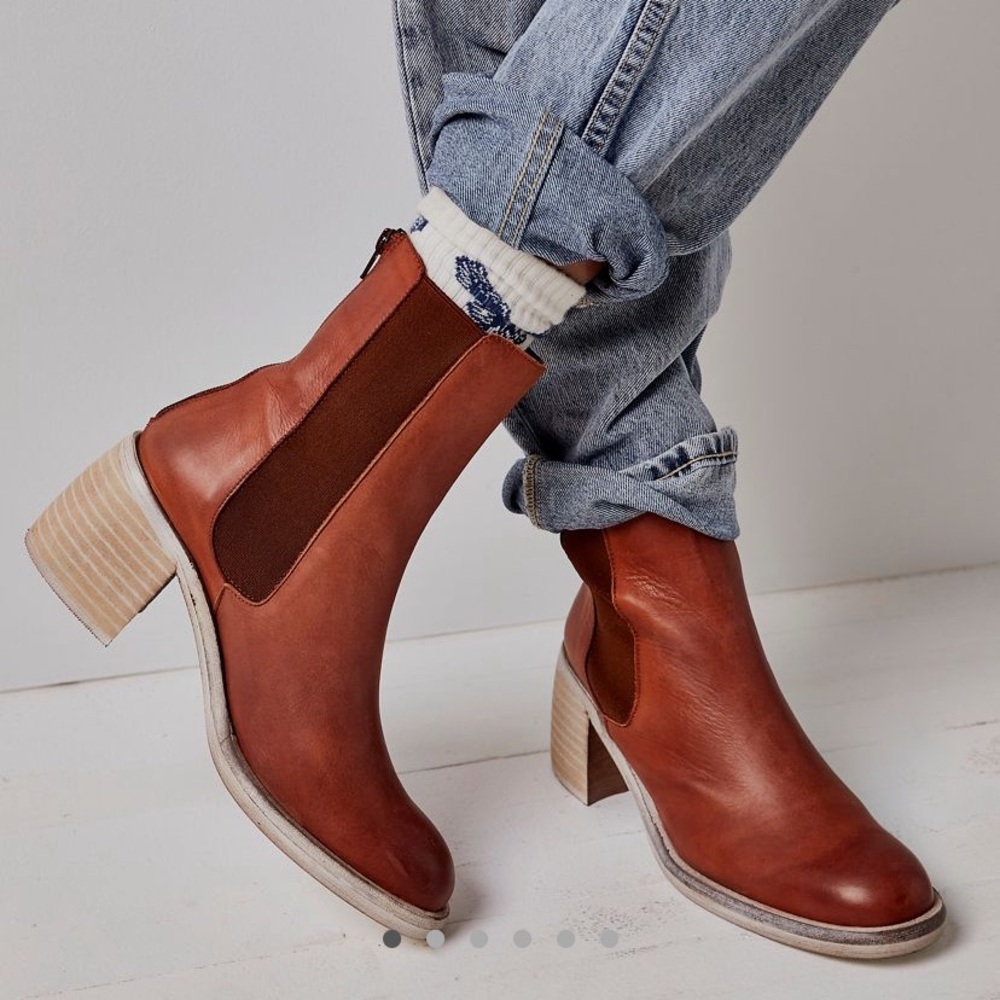 Free People Essential Chelsea Ankle Boots 6 Whiskey Brown - Picture 4 of 9